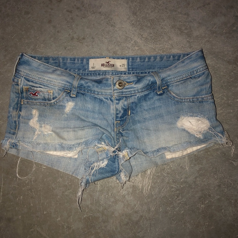 Hollister short short daisy dukes
